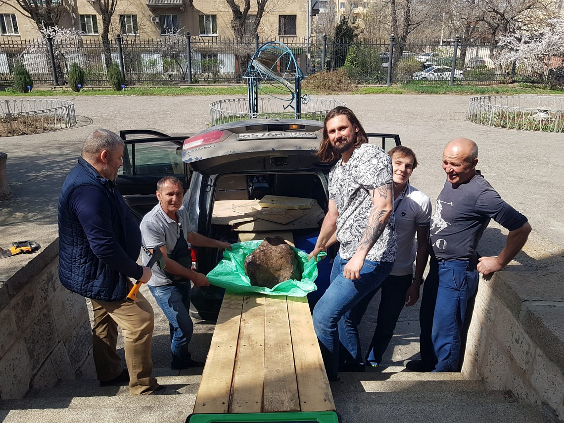 Фрагменты метеоритов пополнили коллекцию Волгоградского планетария